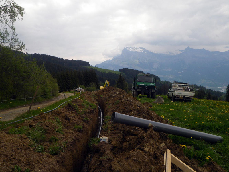 2 BTP Terrassement et pose de canalisation en Haute-Savoie
